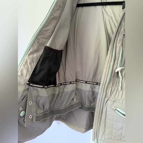 Free People FP Movement All Prepped Ski Snow Jacket Women’s Small S Greyed Olive - Picture 3 of 7